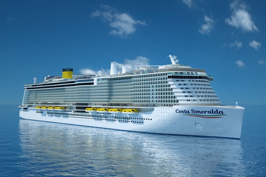 COSTA SMERALDA WITH SHORT MEDITERRANEAN 5 APRIL thmb img