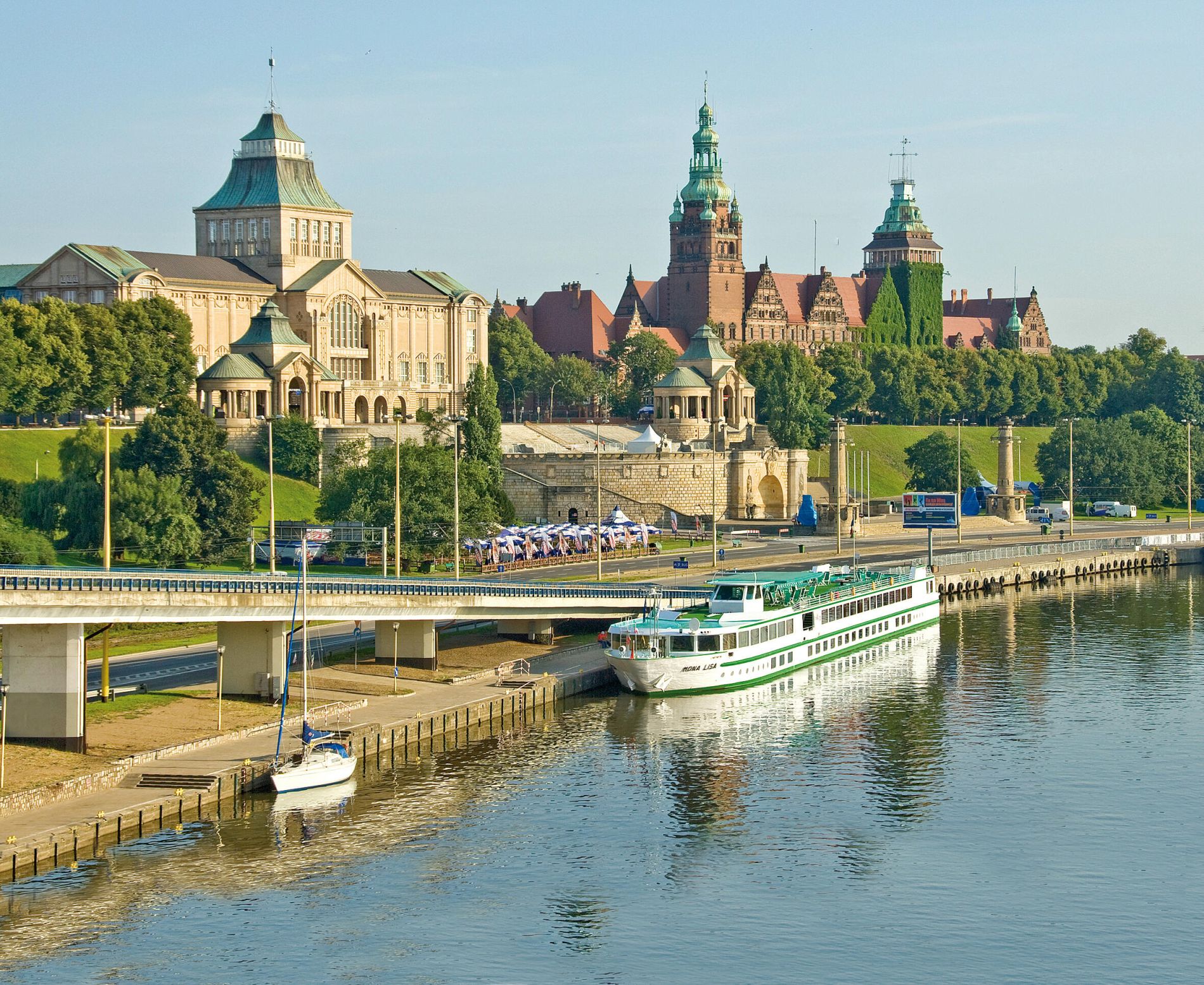 MONA LISA WITH RHINE RIVER CHRISTMAS MARKET thmb img