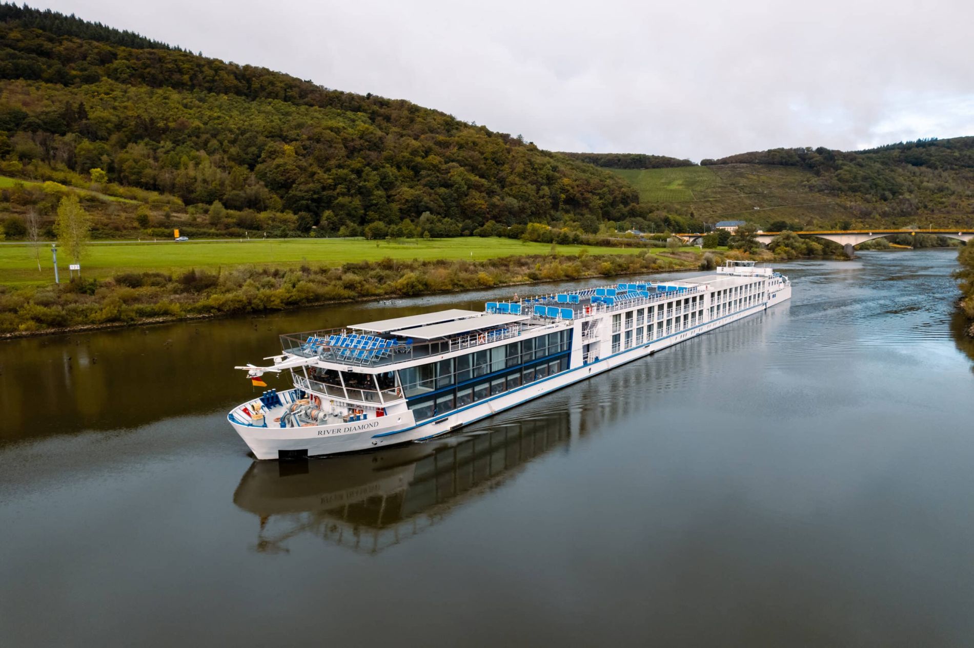 RIVER DIAMOND WITH RHINE RIVER CHRISTMAS MARKET thmb img